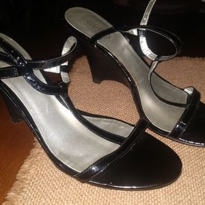 Guess wedges